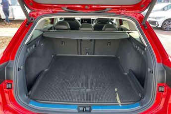 Volkswagen Passat Estate 1.5 eTSI Elegance 5dr DSG
