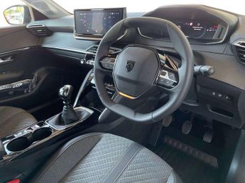 Peugeot 208 1.2 PureTech 100 Allure 5dr