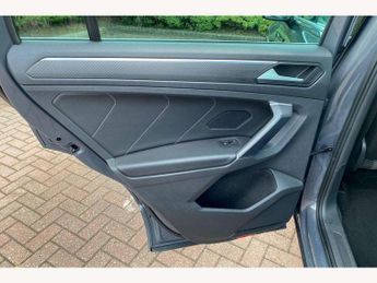 Volkswagen Tiguan 2.0 TDI R-Line 5dr DSG