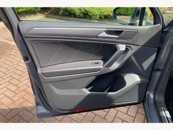 Volkswagen Tiguan 2.0 TDI R-Line 5dr DSG