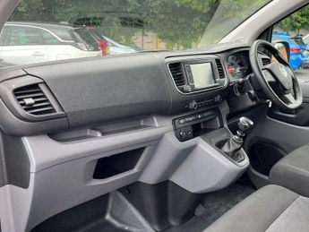 Vauxhall Vivaro 2700 1.5d 120PS Dynamic H1 Van