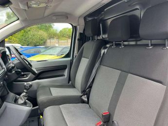 Vauxhall Vivaro 2700 1.5d 120PS Dynamic H1 Van