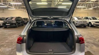 Volkswagen Golf Estate 1.5 TSI Life 5dr