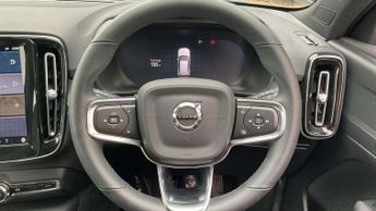 Volvo XC40 2.0 B4P Plus Dark 5dr AWD Auto