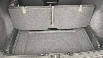 Volvo XC40 2.0 B4P Plus Dark 5dr AWD Auto