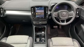 Volvo XC40 2.0 B4P Plus Dark 5dr AWD Auto