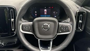 Volvo XC40 2.0 B3P Plus Dark 5dr Auto