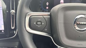 Volvo XC40 2.0 B3P Plus Dark 5dr Auto