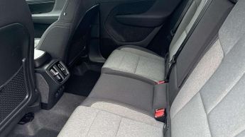 Volvo XC40 2.0 B3P Plus Dark 5dr Auto