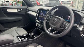 Volvo XC40 2.0 B3P Plus Dark 5dr Auto