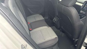 Volvo XC40 2.0 B3P Plus Dark 5dr Auto