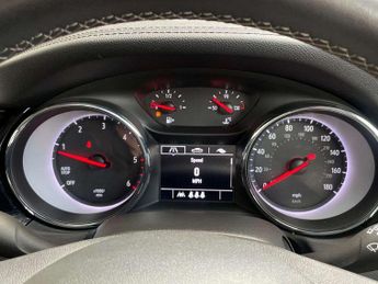 Vauxhall Insignia 1.5 Turbo D SE Nav 5dr Auto