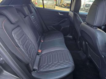 Ford Focus 1.0 EcoBoost Hybrid mHEV 155 ST-Line X 5dr Auto