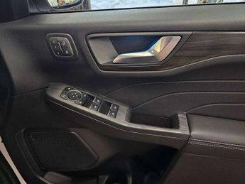 Ford Kuga 2.5 PHEV Vignale 5dr CVT