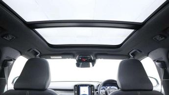 Volvo XC40 Recharge 1.5 T5 Recharge PHEV R DESIGN 5dr Auto