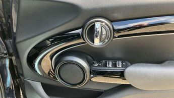 MINI Hatchback 5dr 1.5 Cooper Exclusive 5dr