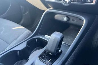 Volvo XC40 1.5 T3 [163] Momentum 5dr Geartronic