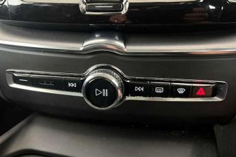 Volvo XC60 2.0 B4D Momentum 5dr AWD Geartronic