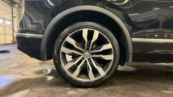 Volkswagen Tiguan 2.0 TDi 150 R-Line Tech 5dr DSG