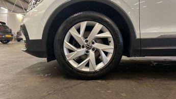 Volkswagen Tiguan 1.5 TSI Life 5dr