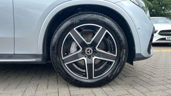 Mercedes-Benz GLC GLC 300 4Matic AMG Line 5dr 9G-Tronic