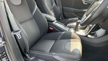 Volvo V40 T2 [122] Momentum 5dr