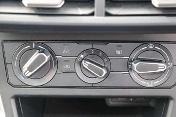 Volkswagen Polo 1.0 Life 5dr