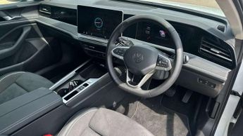 Volkswagen Passat Estate 1.5 TSI eHybrid 272 Elegance 5dr DSG