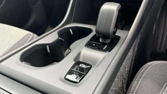 Volvo XC40 2.0 B3P Core 5dr Auto
