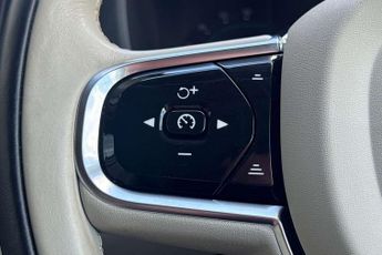 Volvo XC60 2.0 B4P Plus Dark 5dr Geartronic