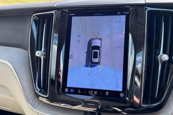 Volvo XC60 2.0 B4P Plus Dark 5dr Geartronic