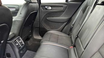 Volvo XC40 Recharge 1.5 T5 Recharge PHEV R DESIGN 5dr Auto