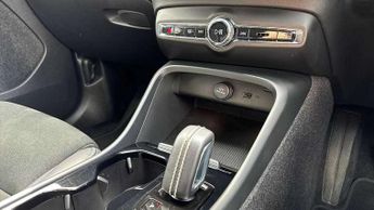 Volvo XC40 Recharge 1.5 T5 Recharge PHEV R DESIGN 5dr Auto