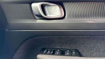 Volvo XC40 Recharge 1.5 T5 Recharge PHEV R DESIGN 5dr Auto