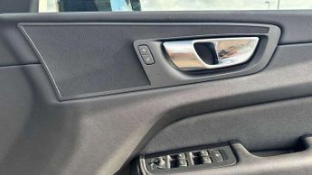 Volvo XC60 2.0 B5P R DESIGN 5dr AWD Geartronic