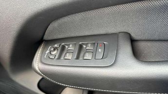 Volvo XC60 2.0 B5P R DESIGN 5dr AWD Geartronic