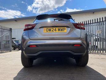 Nissan Juke 1.0 DiG-T Acenta Premium 5dr DCT