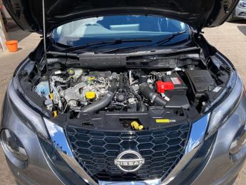 Nissan Juke 1.0 DiG-T Acenta Premium 5dr DCT