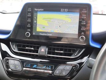 Toyota C-HR 1.8 Hybrid Dynamic 5dr CVT