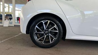 Toyota Yaris 1.5 Hybrid Design 5dr CVT