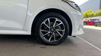 Toyota Yaris 1.5 Hybrid Design 5dr CVT