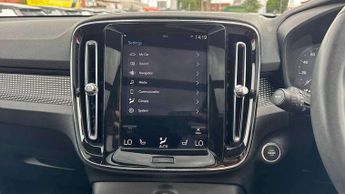 Volvo XC40 Recharge 1.5 T5 Recharge PHEV R DESIGN 5dr Auto