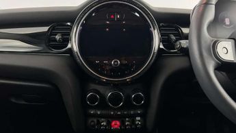 MINI Hatchback 5dr 1.5 Cooper Classic 5dr Auto [Comfort/Nav Pack]