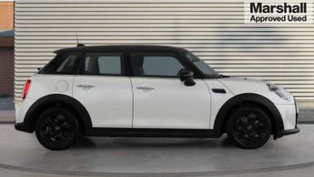 MINI Hatchback 5dr 1.5 Cooper Classic 5dr Auto [Comfort/Nav Pack]
