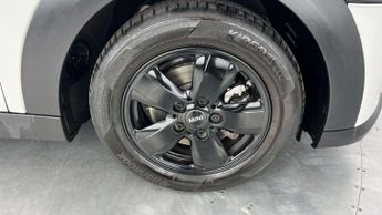 MINI Hatchback 5dr 1.5 Cooper Classic 5dr Auto [Comfort/Nav Pack]