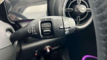 MINI Hatchback 5dr 1.5 Cooper Classic 5dr Auto [Comfort/Nav Pack]