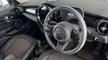MINI Hatchback 5dr 1.5 Cooper Classic 5dr Auto [Comfort/Nav Pack]