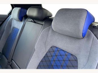 Volkswagen Golf R 2.0 TSI 320 R 4Motion 5dr DSG