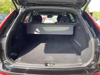 Volvo XC60 2.0 B4D R DESIGN Pro 5dr AWD Geartronic