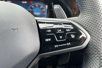 Volkswagen Golf R 2.0 TSI 320 R 4Motion 5dr DSG